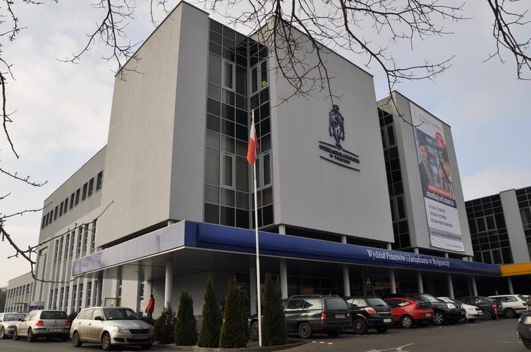 WSB Merito University